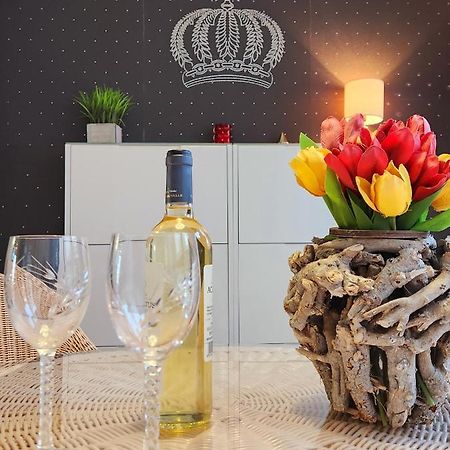 Yumbo Queen Apartment San Bartolomé المظهر الخارجي الصورة